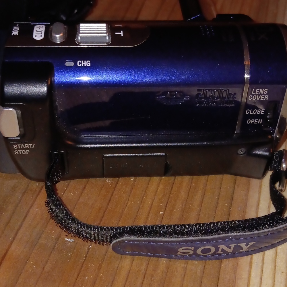 Video camera - Picture 3 of 7